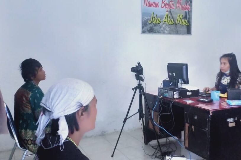 Perekaman E-KTP di Tuna Laras Berastagi oleh Disduk Capil kabupaten karo